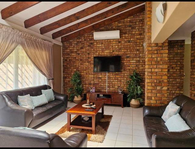 4 BEDROOM HOUSE FOR SALE IN NORKEM PARK